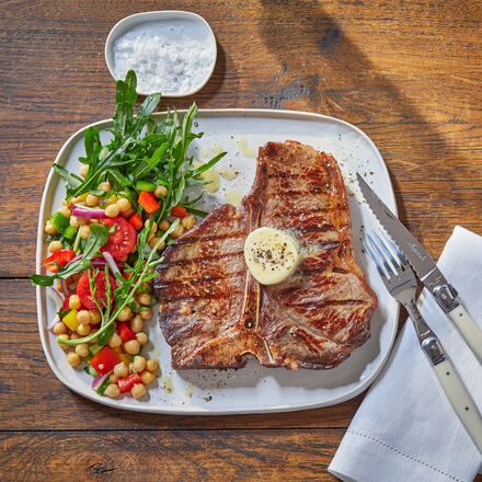 Image du produit pour ' Steak T-Bone, beurre d'ail et salade de pois chiches'