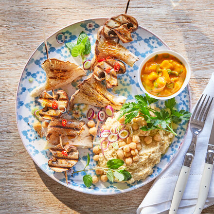 Image du produit pour 'Brochettes de champignons grills avec salsa  la mangue et houmous'